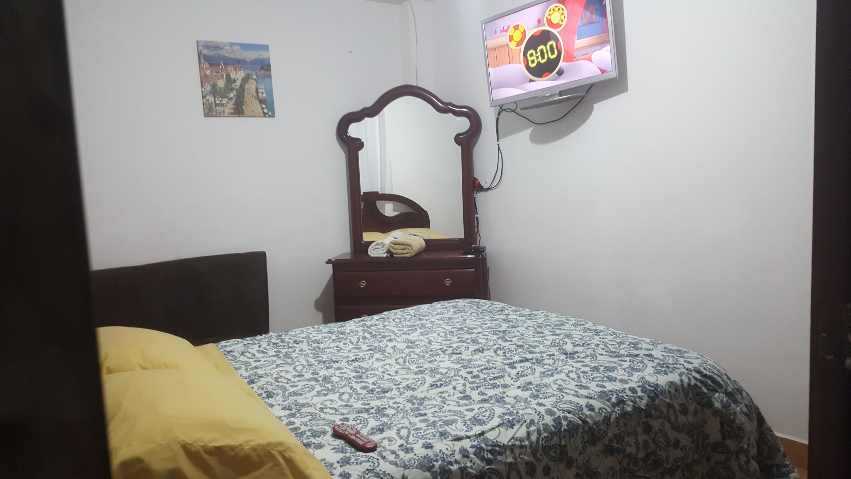 apartment near airport, photos prints for American visa, US embassy