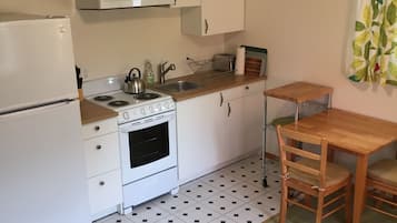 Frigorífic, microones, forn i placa de cuina