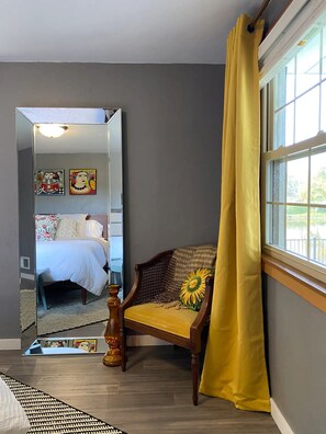 4 bedrooms, desk, iron/ironing board, free WiFi