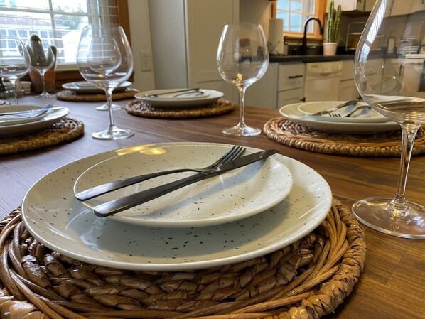 Dining - 4 Bedroom Home on the River with Private River access (Sheboygan)