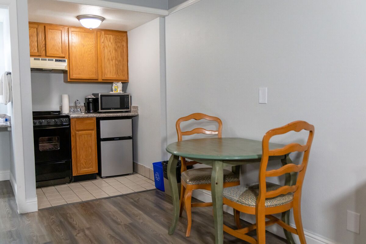 Prime Location Close to Downtown! Panoramic View | Indoor Pool + Terrace Patio