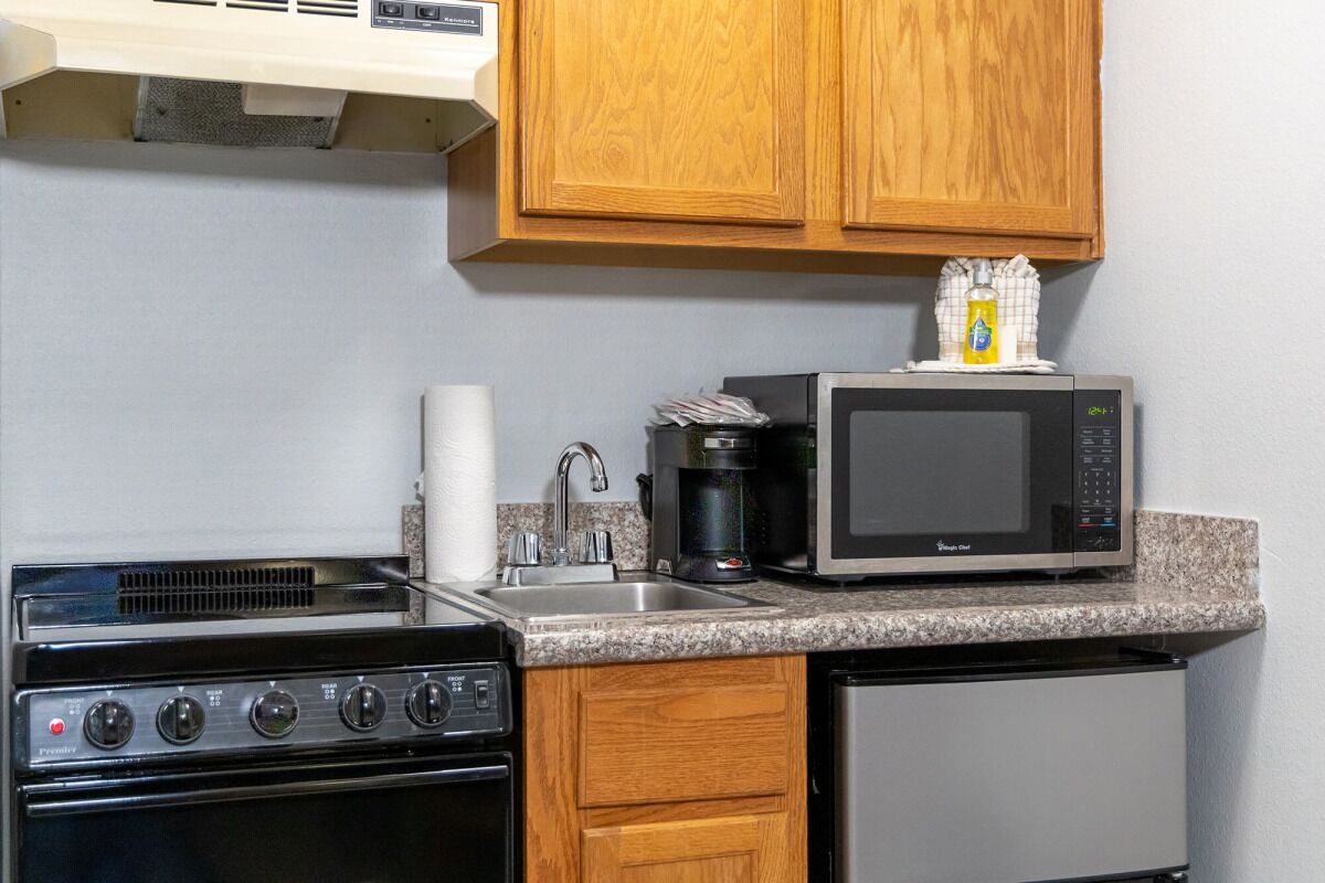 Prime Location Close to Downtown! Panoramic View | Indoor Pool + Terrace Patio