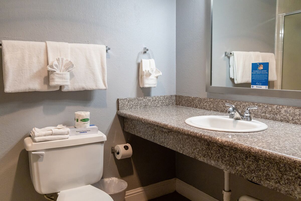 Dream Getaway! Indoor Pool and FREE Parking, Minutes to Rancho San Rafael Park!