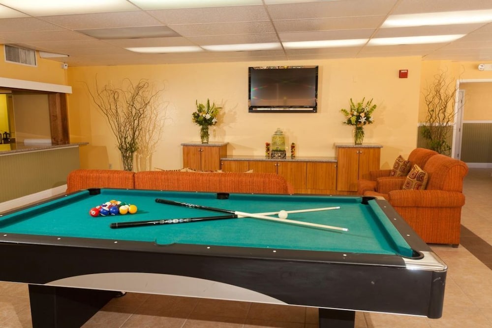 Adventure Awaits! Indoor Swimming Pool, Short Drive to Rancho San Rafael Park!