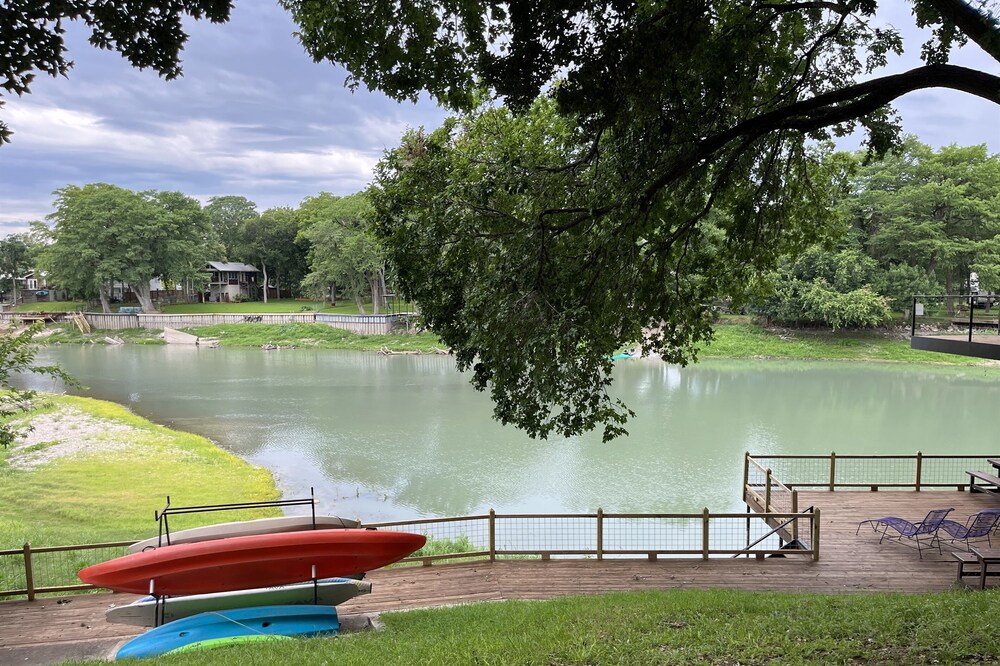 River Staycation / Beach Entry / Kayaks / FastWiFi
