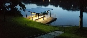 Lakefront Escape / Fishing / Kayaks / Fast WiFi