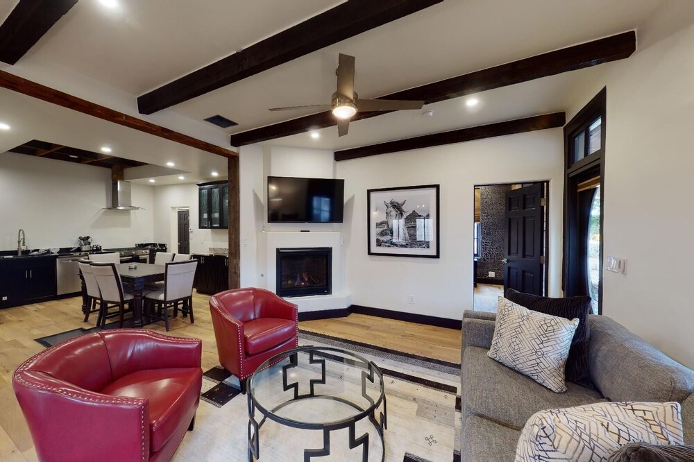 Artesia Casita: NEW Casita in The Downtown Santa Fe Railyard District just a