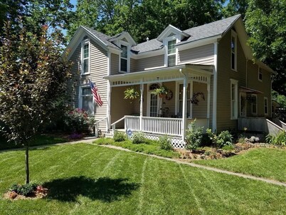 My home is your home!   Casual Kansas living at its best!