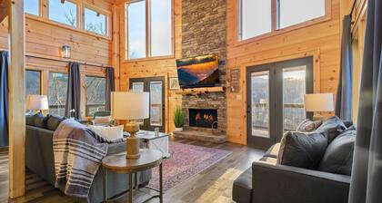 🌄Unforgettable Views!! Huge Luxury Lodge with Firepit!