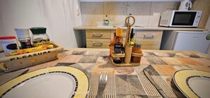 Zimmer, 1 Schlafzimmer, Balkon, Bergblick | Eigene Küche