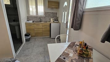 Room, 1 Bedroom, Balcony, Mountain View | Interior