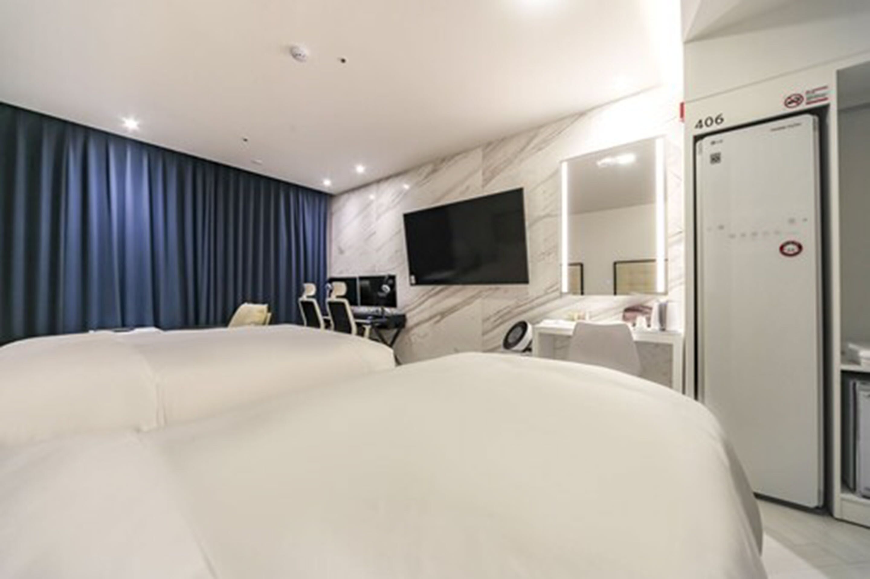 superior twin room (breakfast for 3) | 1 bedroom, individually decorated, individually furnished