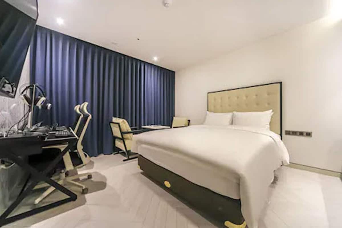 Superior Double Room (Breakfast for 2)