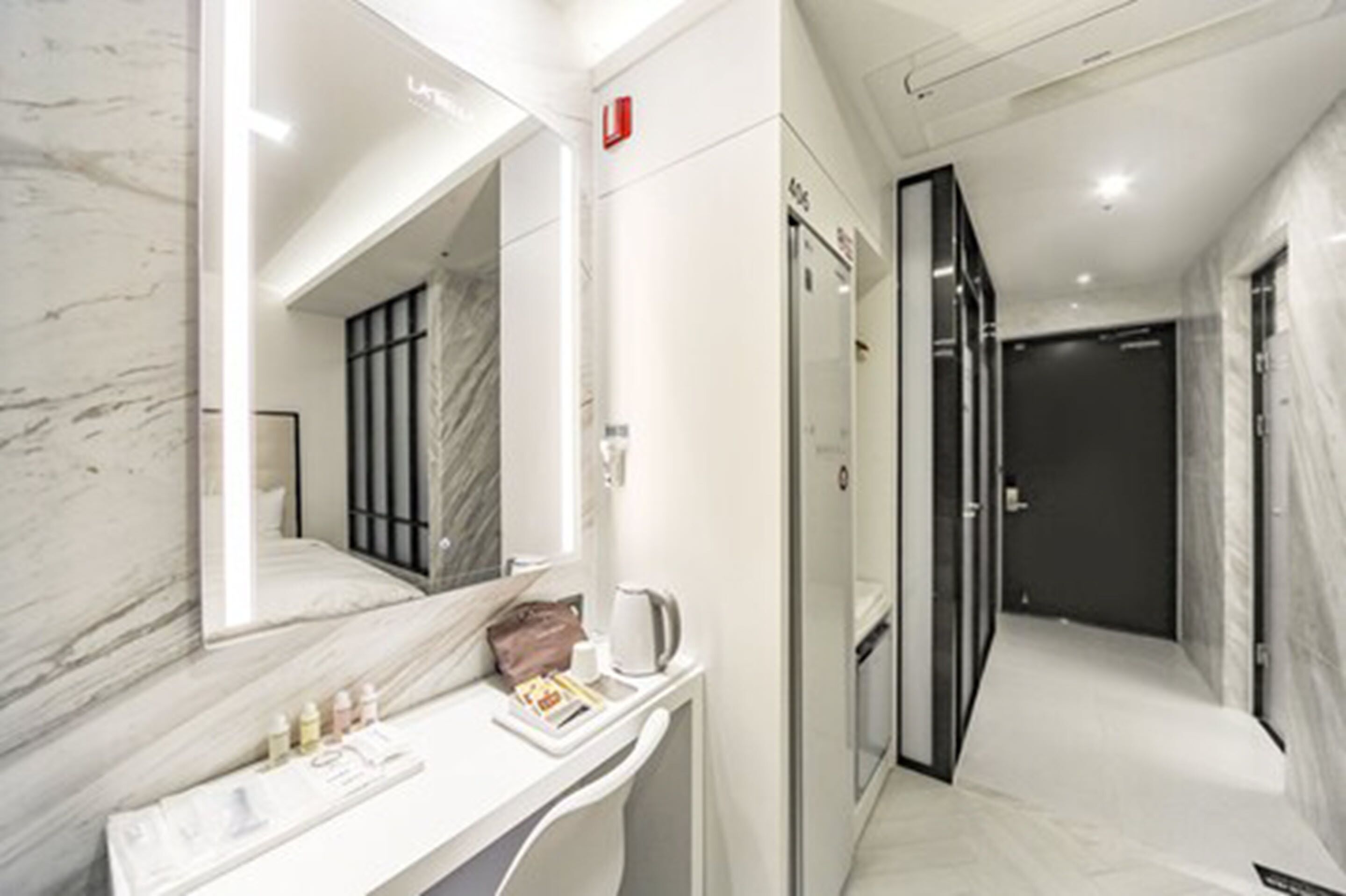 superior twin room (breakfast for 3) | 1 bedroom, individually decorated, individually furnished