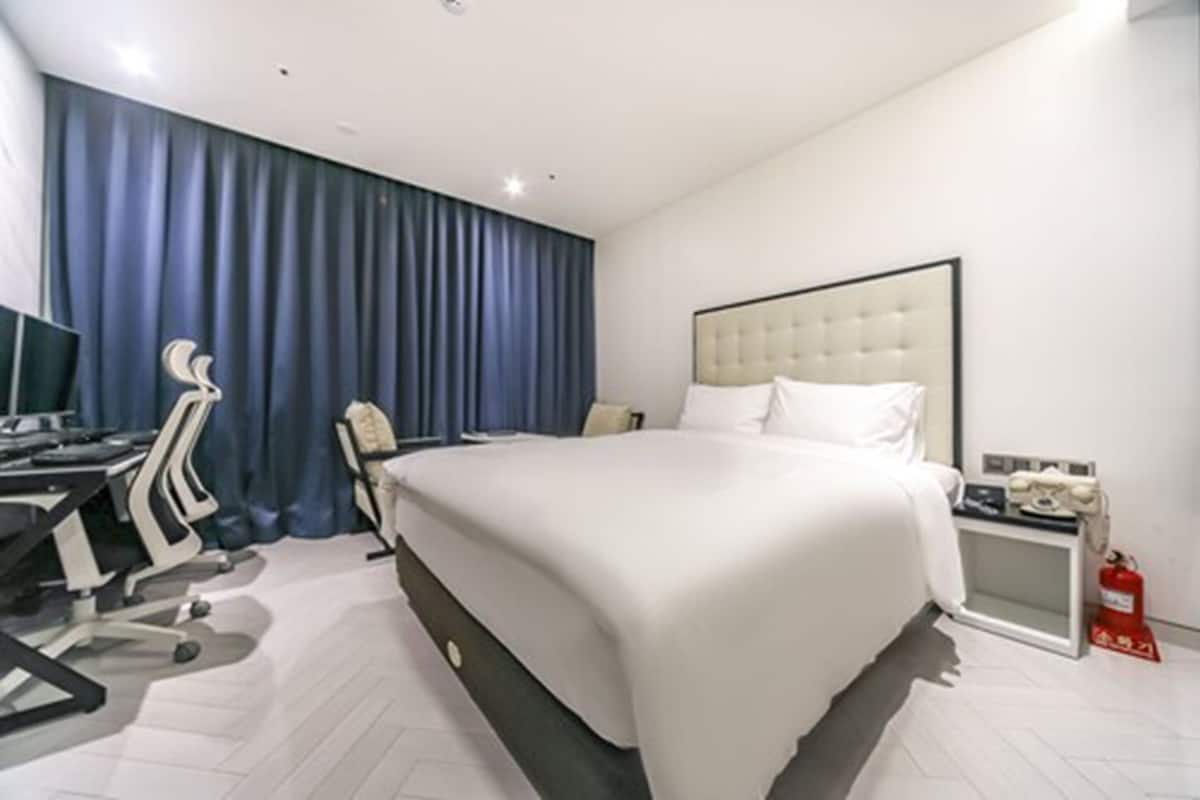 Deluxe Double Room (Breakfast for 2)