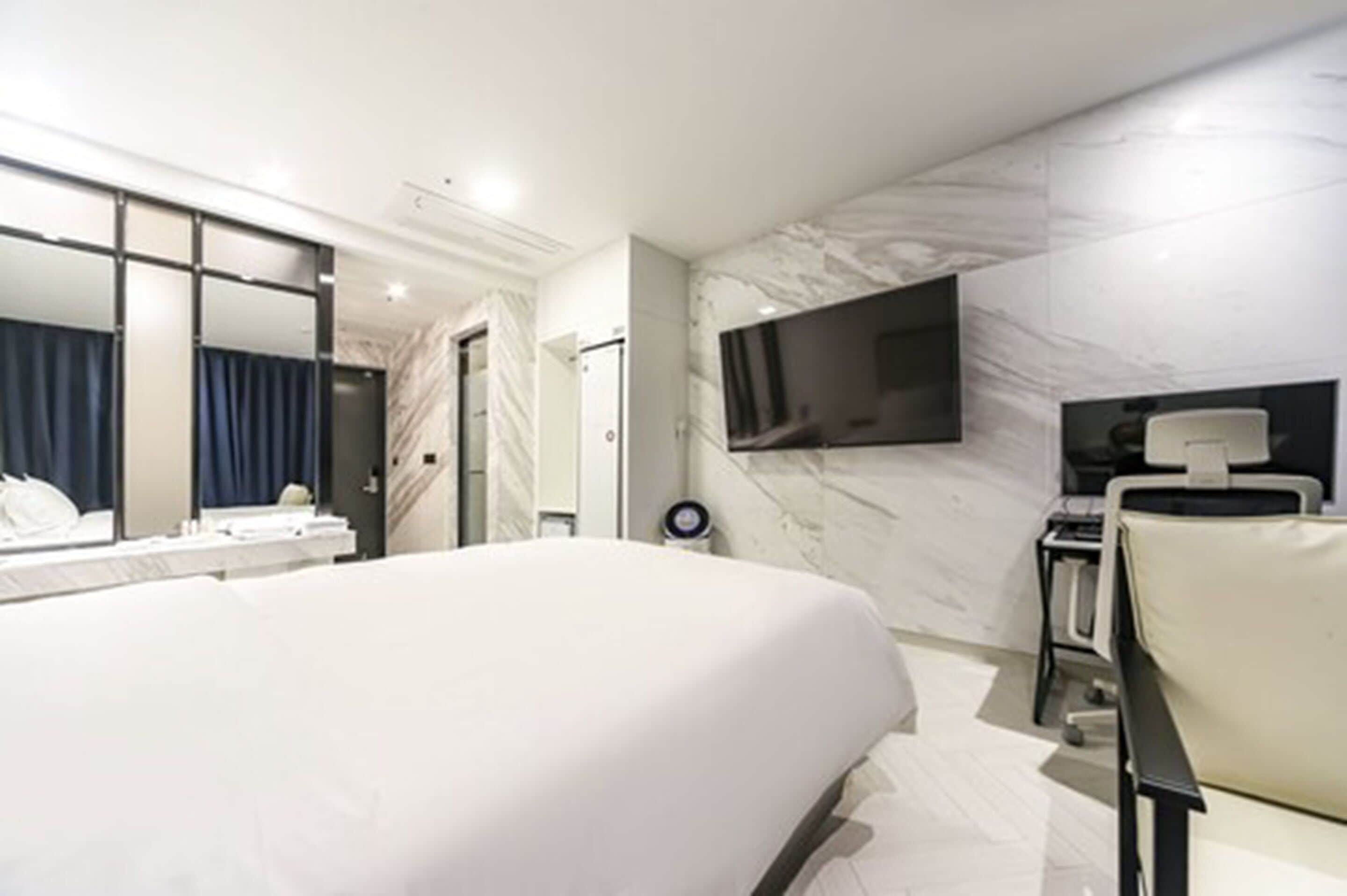 standard double room (breakfast for 2) | 1 bedroom, individually decorated, individually furnished