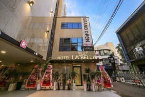 Front of property - Daegu Dongseongro Hotel Labella (Daegu)
