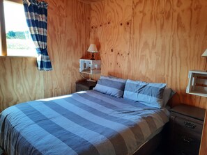 1 bedroom, bed sheets, wheelchair access