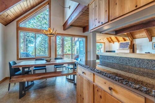 Lakeview Serenity Cottage