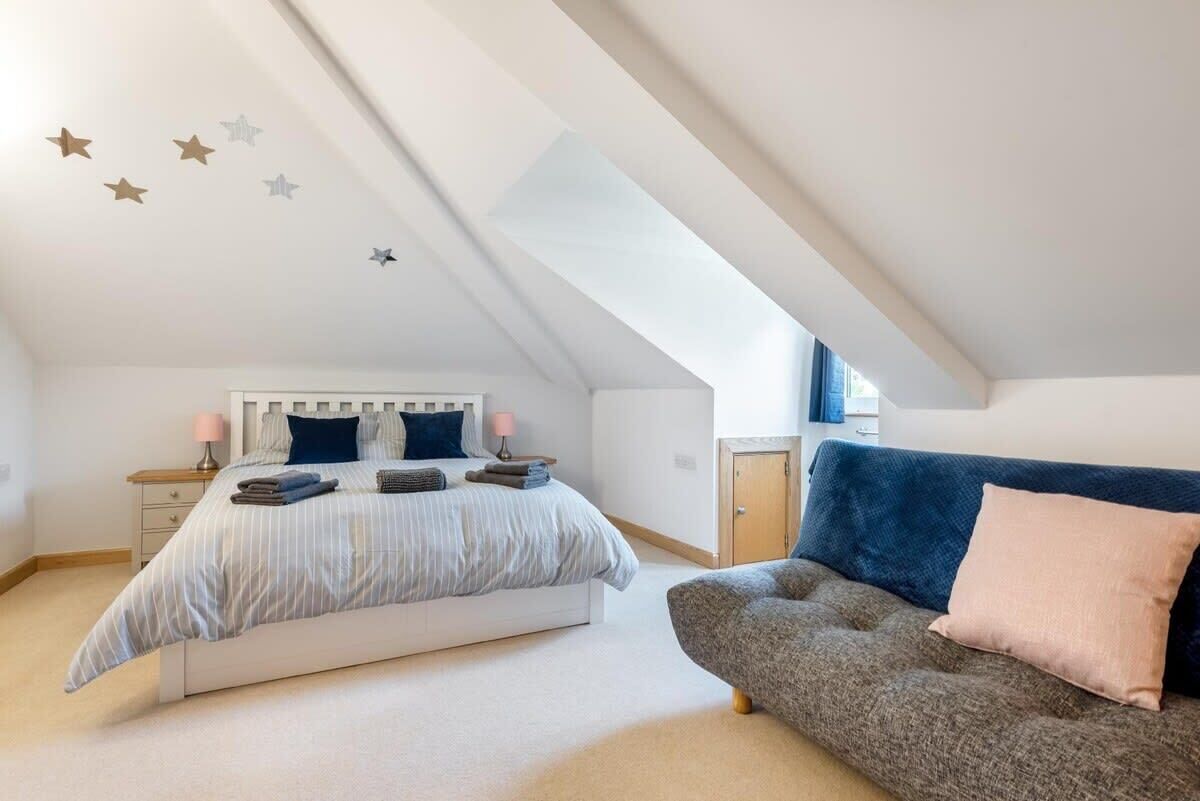 2 bedrooms, iron/ironing board, travel crib, WiFi