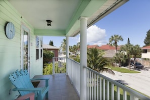 Property grounds - Key Lime Villa - Gorgeous Pool Home, Walk 2 Beach 🌊🏖️! (Fort Myers Beach)