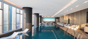 โรงแรมเรเนสซองชเซินเซินเบย์