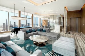 55-inch LCD TV with cable channels, TV - Renaissance Shenzhen Bay Hotel (Shenzhen)