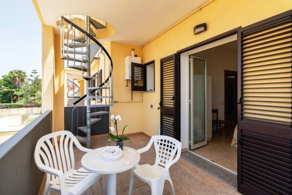 Outdoor dining - Residence Ionian Gallipoli Two-room apartment (Gallipoli)