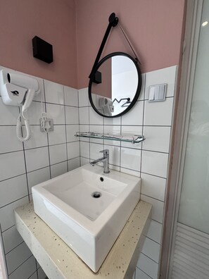 Buồng tắm vòi sen, vòi sen phun mưa, đồ dùng nhà tắm miễn phí 