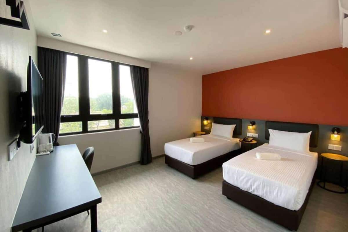 Desk, laptop workspace, iron/ironing board, free WiFi