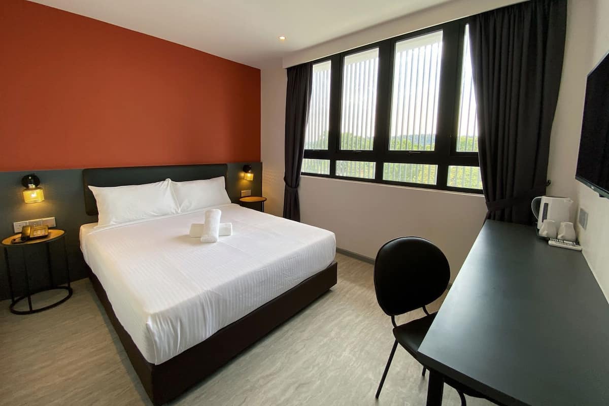 Desk, laptop workspace, iron/ironing board, free WiFi