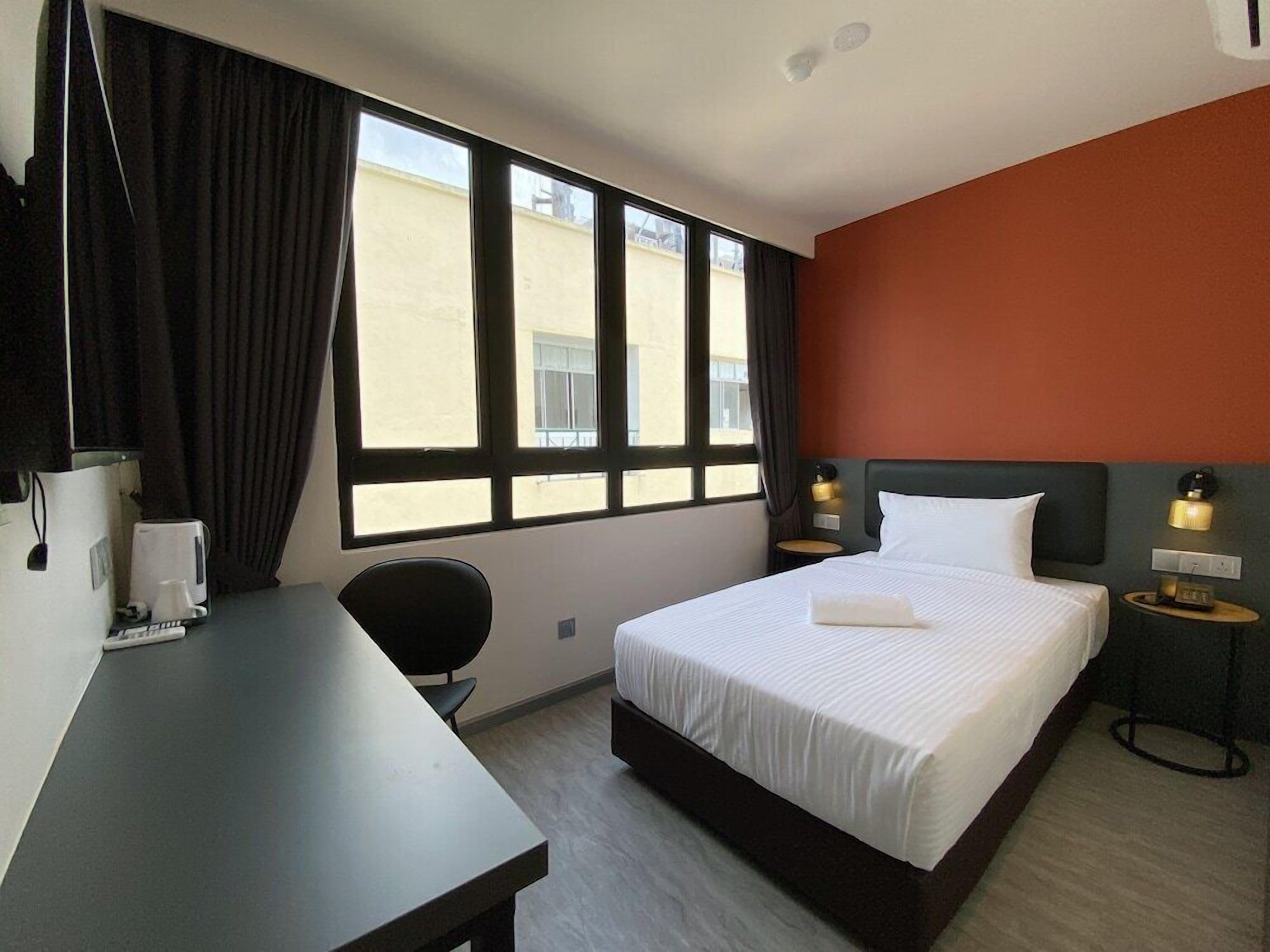 Desk, laptop workspace, iron/ironing board, free WiFi