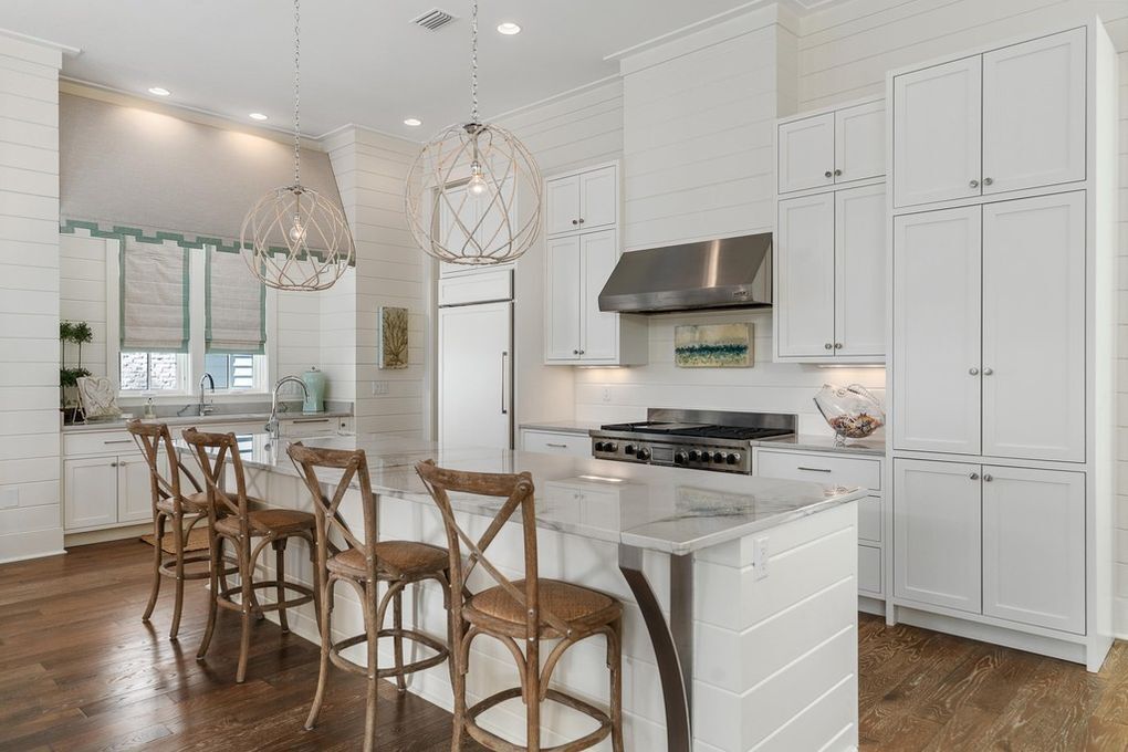 Elegantly Designed 5BR/5.5BTH + Bunk Nook Home in Lake District of WaterColor | Carriage House