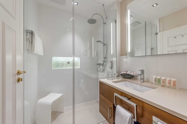 Oklassificerad bild, 1 av 18, knapp