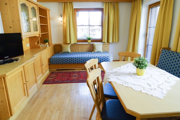 Zirbe Nr. 1 - Wohnbereich und Essbereich