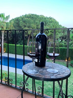 Property grounds - VILLA NABRISA MARBELLA, 5 BEDROOM, PRIVATE POOL, GARDEN, BBQ (Marbella)