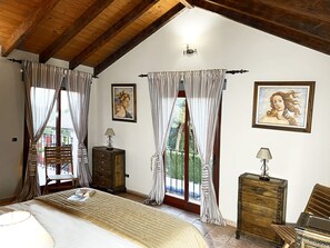 5 bedrooms, in-room safe, soundproofing, iron/ironing board - VILLA NABRISA MARBELLA, 5 BEDROOM, PRIVATE POOL, GARDEN, BBQ (Marbella)