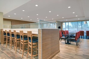 Desayuno de cocina local incluido todos los días