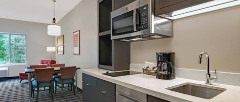 Studio, 2 Queen-Betten | Eigene Küche