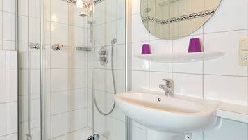 Haartrockner, Seife, Toilettenpapier