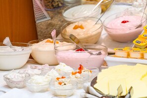 Breakfast for a fee - Double room non-smoking category I - Double room in the Hotel-Pension (Esens)