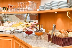 Dining - Double room non-smoking category I - Double room in the Hotel-Pension (Esens)