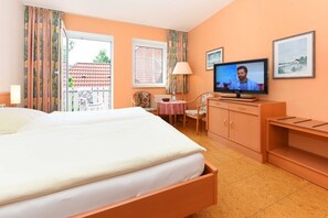 Unclassified image, 3 of 26, button - Double room non-smoking category II - Double room in the Hotel-Pension (Esens)