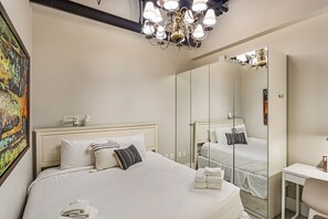 4 bedrooms, iron/ironing board, free WiFi, bed sheets