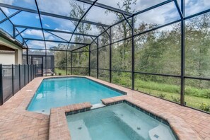 10 bedrooms, laptop workspace