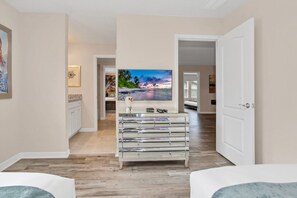 10 bedrooms, laptop workspace