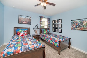 8 bedrooms, laptop workspace