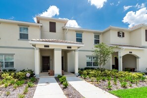 Exterior - The Secret to Enjoying Your Luxury Holiday Home on Champions Gate Resort, Orlando Townhome 3728 (Davenport)