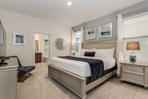 6 bedrooms, laptop workspace, iron/ironing board, Internet