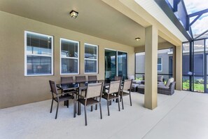 Outdoor dining - Enjoy a Holiday of a Lifetime in a Luxury Villa on Solterra Resort, Orlando Villa 3691 (Davenport)